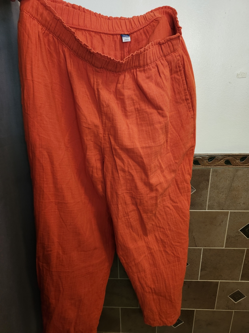 Old Navy Bright Orange Elastic-Waist Cropped Pants
